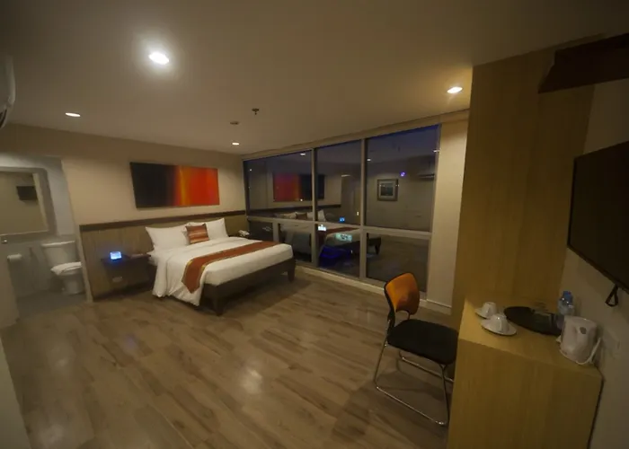 Deluxe King Room